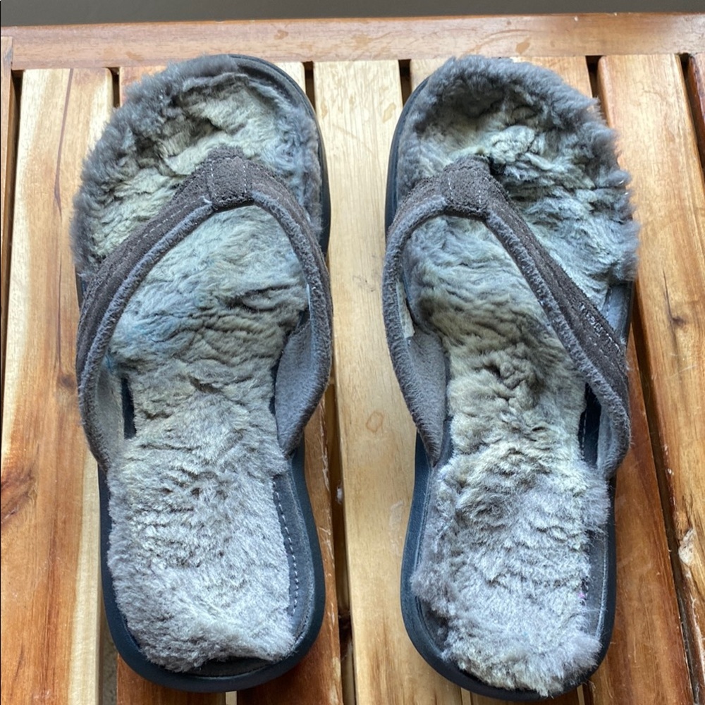LLBean faux Shearling lined flip flop slippers 7.5